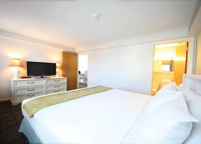 Flagship Oceanfront Hotel 2*