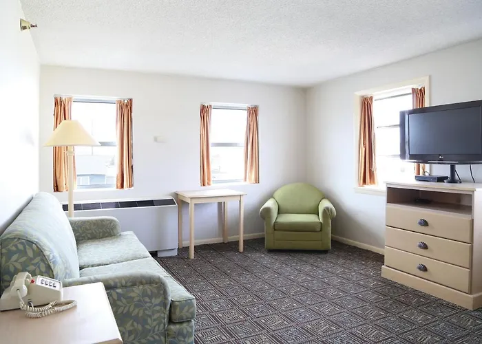 Flagship Oceanfront Hotel 2*